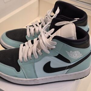 Women' Air Jordan 1 Mid Women's Sneakers in Black and Teal